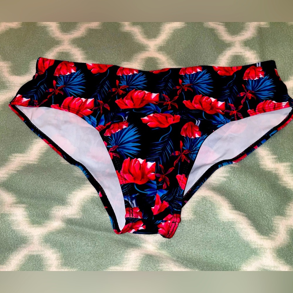 Men’s bikini swim bottom